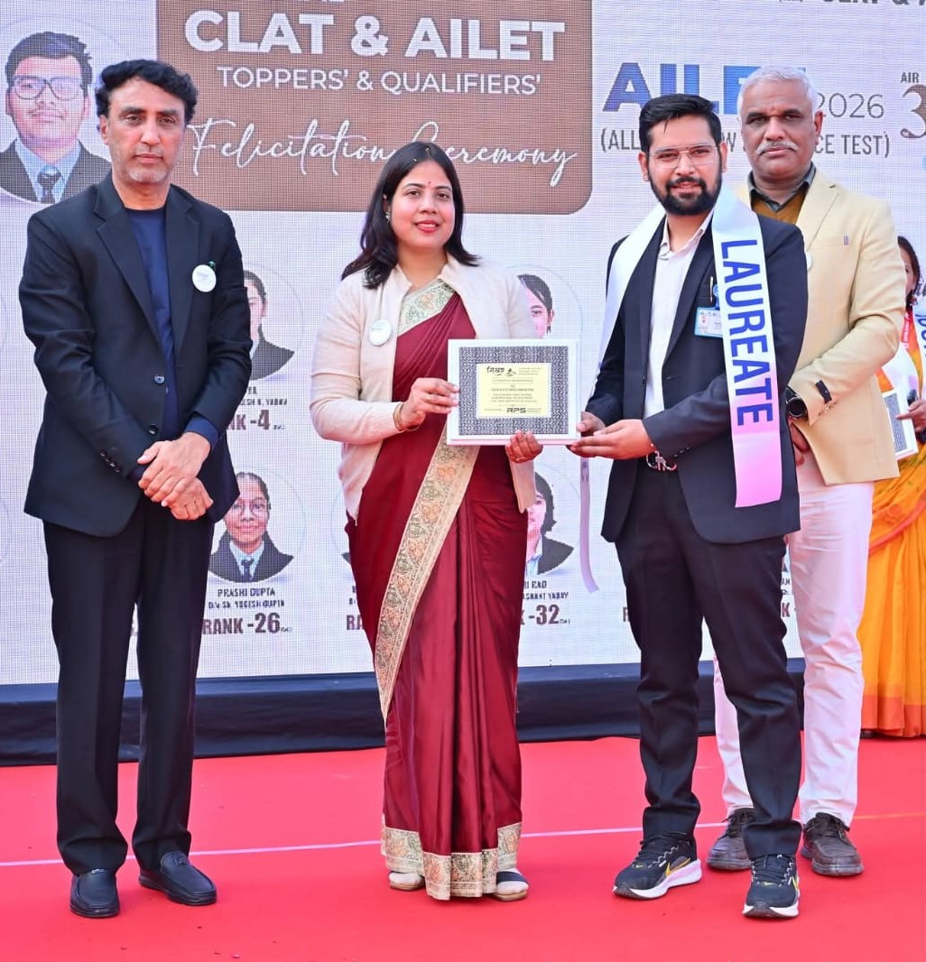 Sachin Bajaj receiving the AILET 2026 Laureate Award